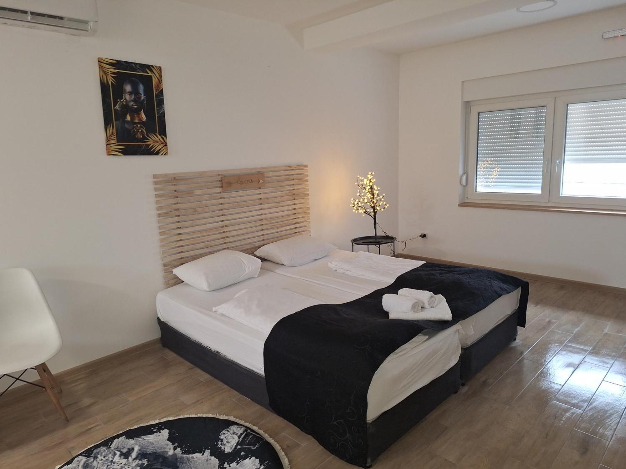 Expo Airport Otel Surcin Экстерьер фото